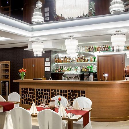Hotel Miodowy Mlyn Опатув Экстерьер фото