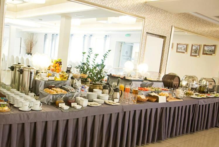 Hotel Miodowy Mlyn Опатув Экстерьер фото
